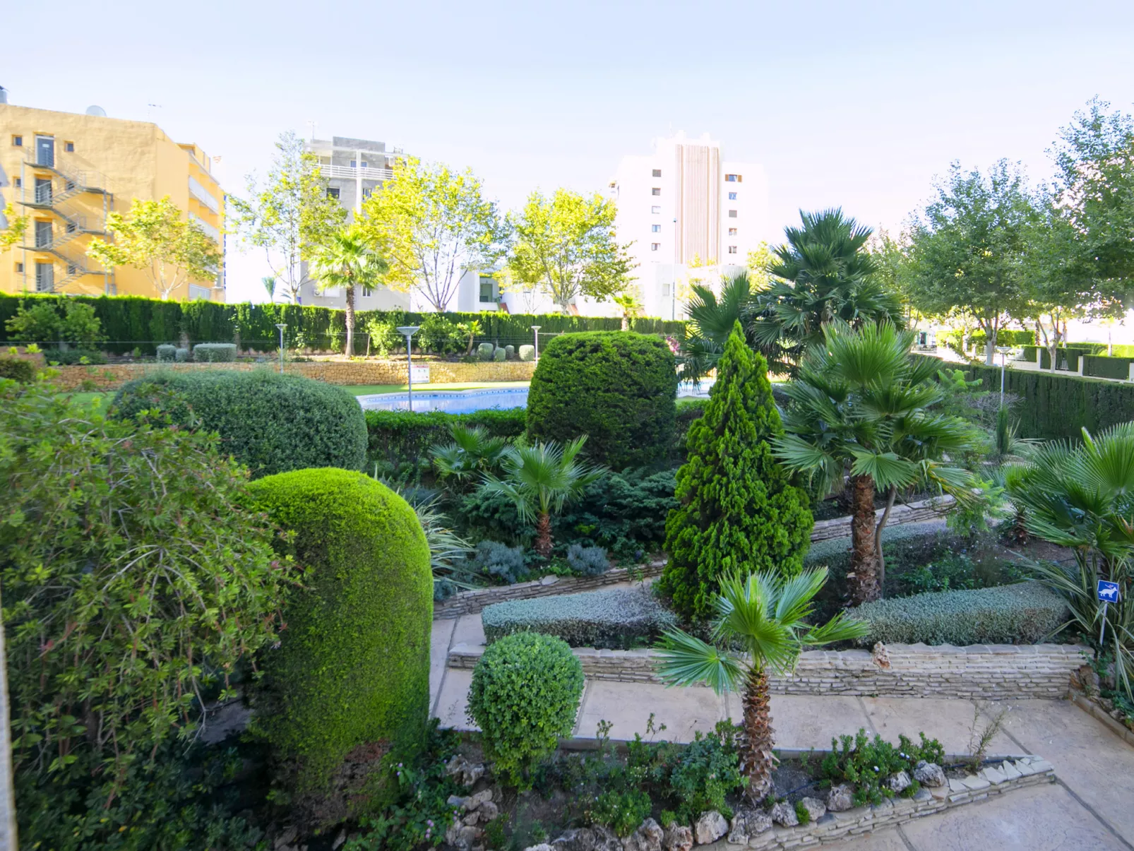 Apolo XVIII - Outside