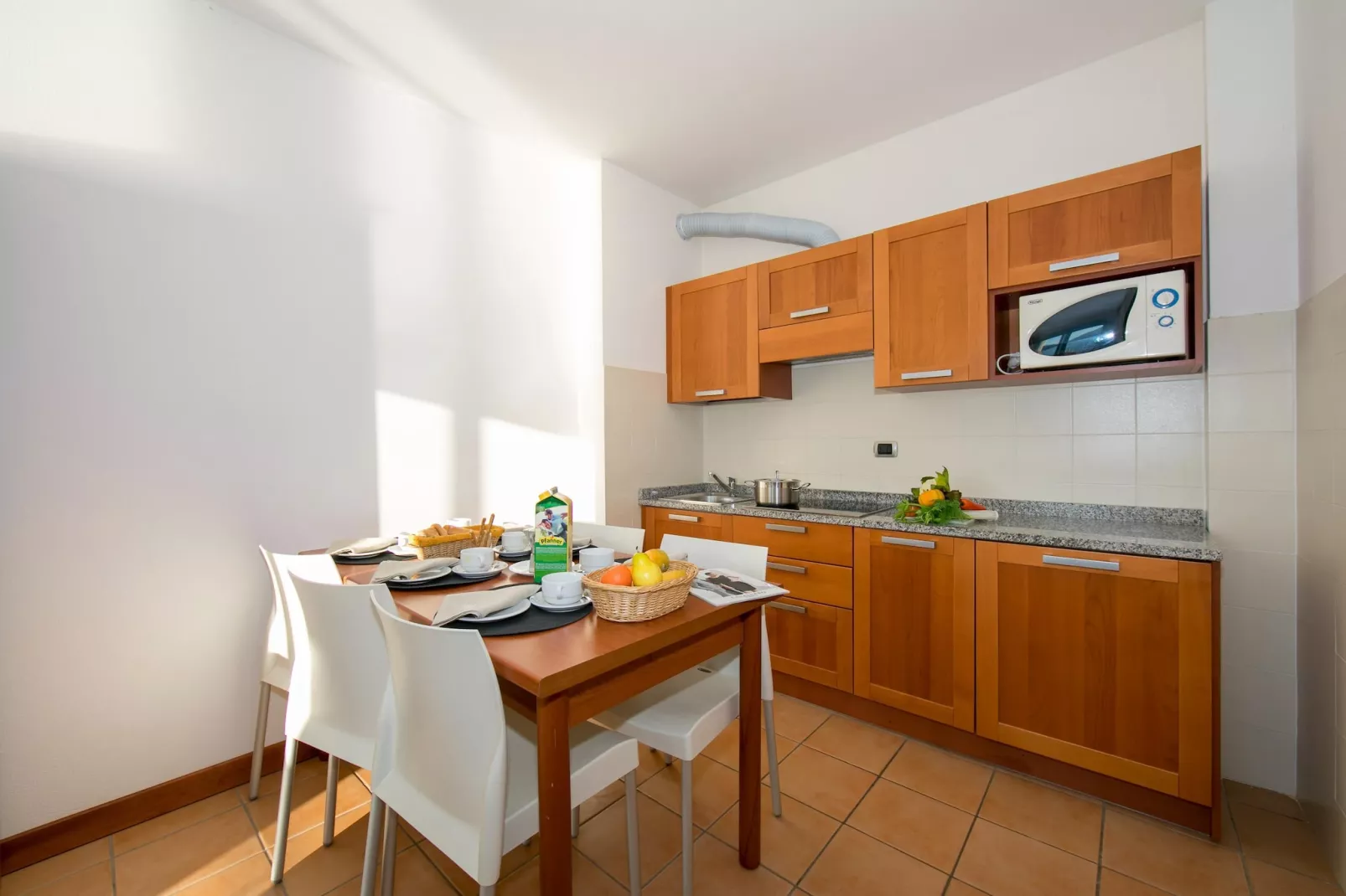 RESIDENCE PORTO LETIZIA - PALACE-1ROOM APT 4 PAX LAKE VIEW PLUS 8205 - P1LP4 - Kitchen