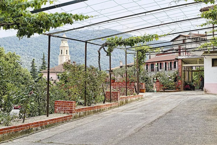 Agri-tourism Borgo Ameno Casanova Lerrone M4 / A4-Vue