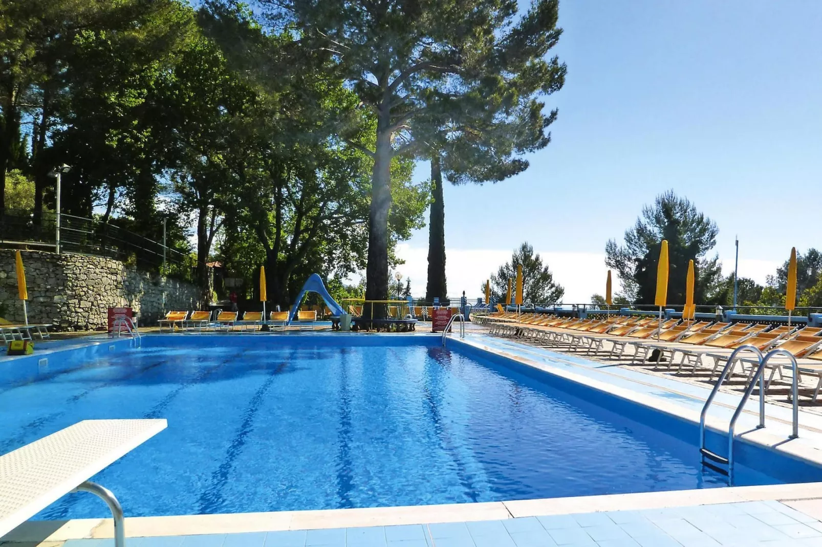 Ferienresort C'era Una Volta Villanova d'Albengo - Type B5 mit Veranda ca 25 qm - Piscine