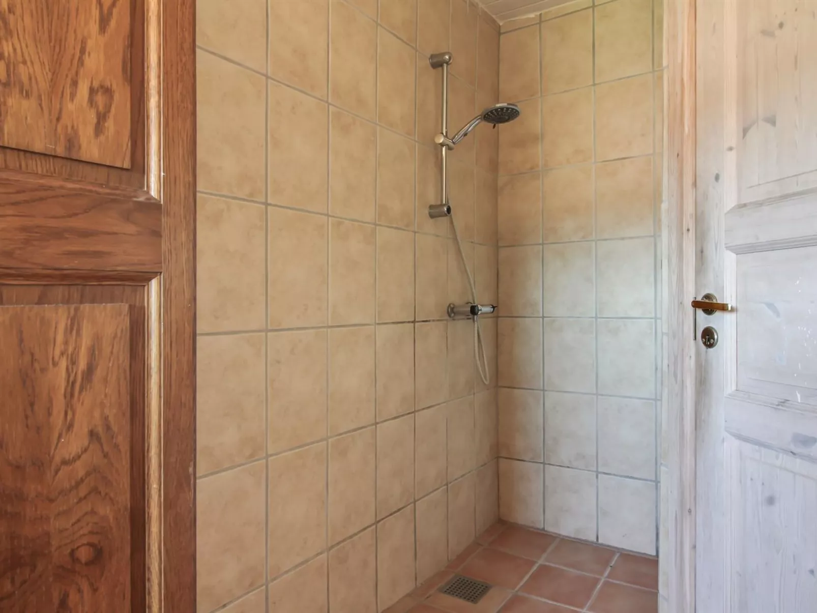 "Idolf" - 2km from the sea-Drinnen