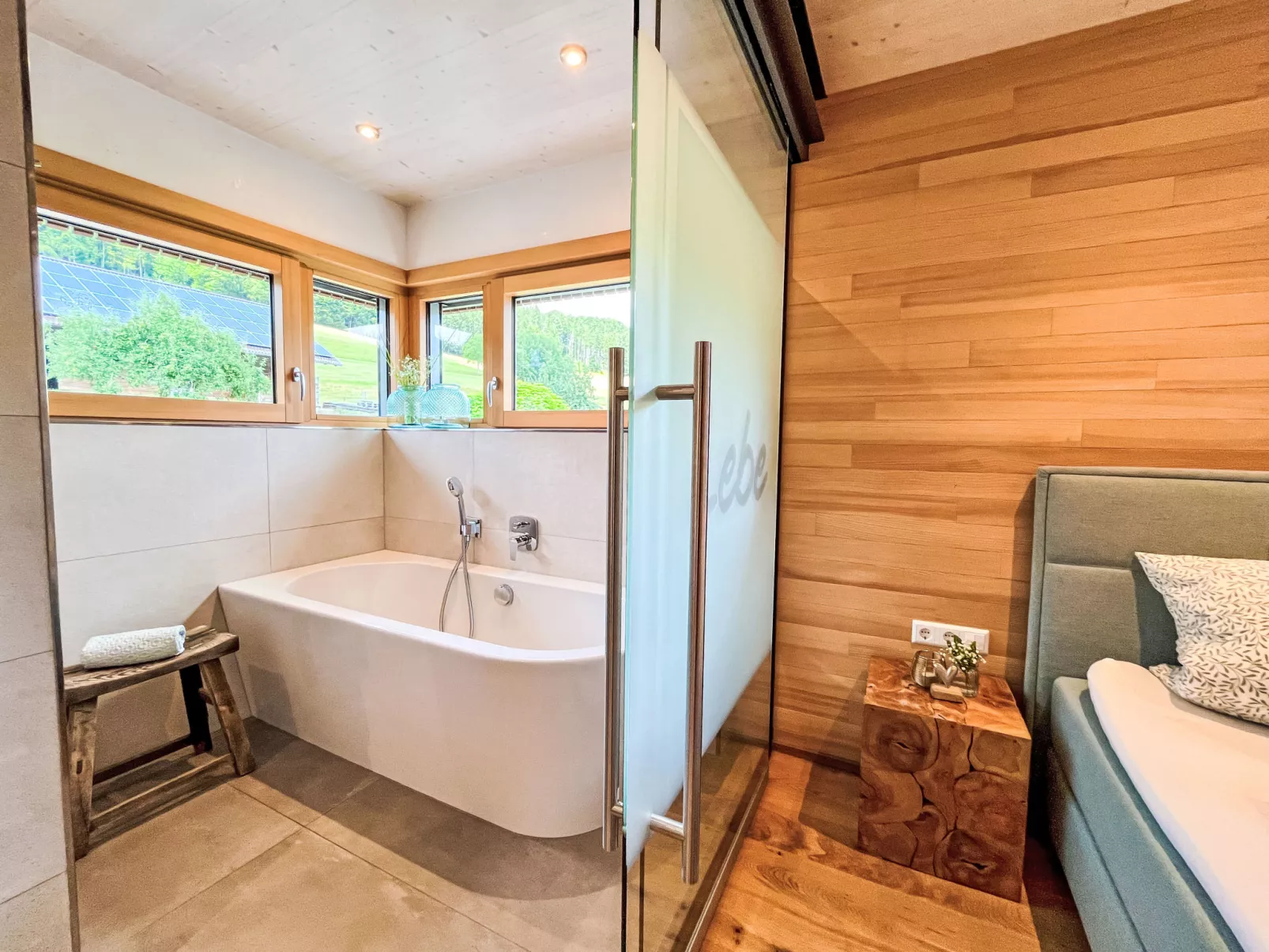 Kinast (HFT201)-Inside