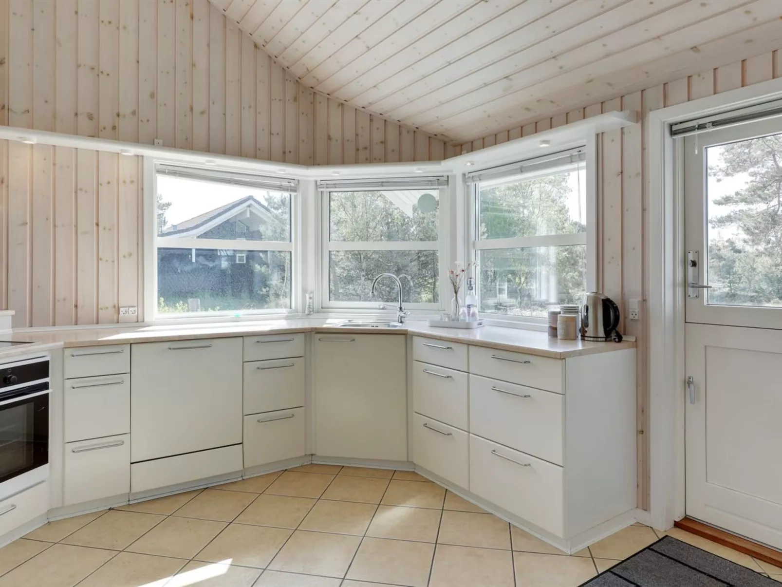 "Gyrid" - 150m from the sea-Inside