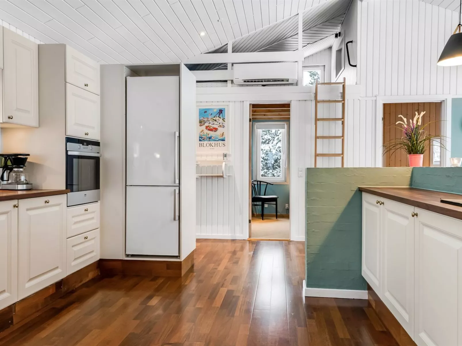 "Valda" - 1.5km from the sea-Inside