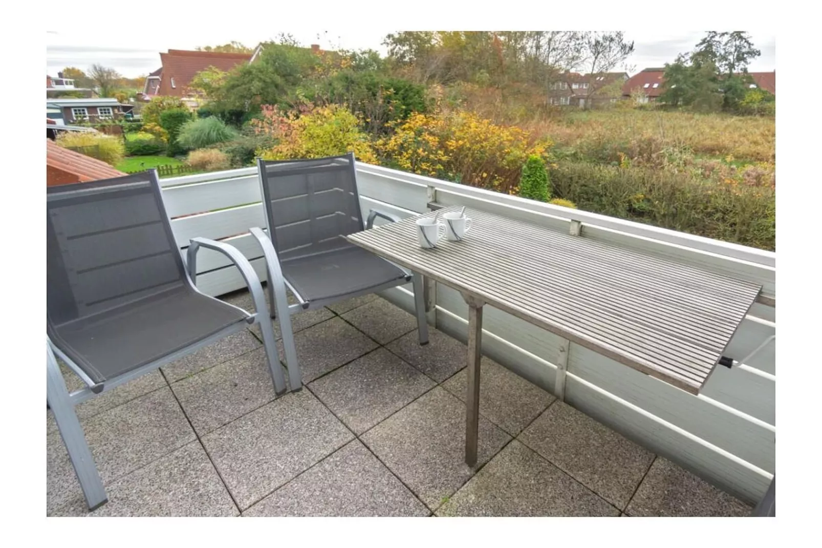 320564-Terrasse / balcon