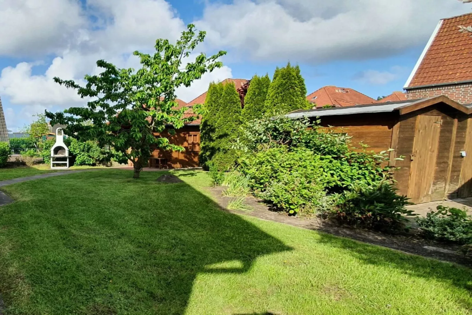 298215-Gardens in summer