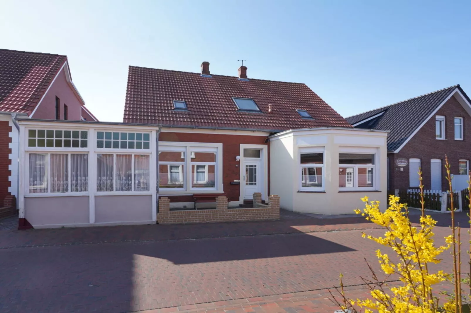 225854-Außenbereich Sommer