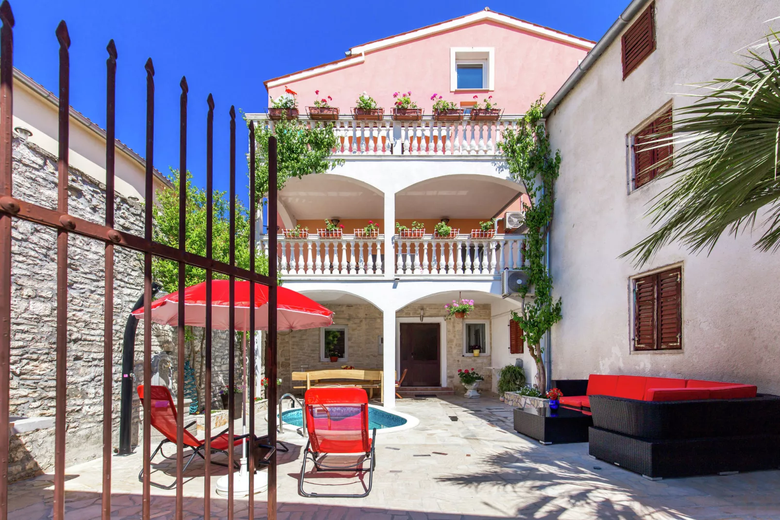 Apartment Medulin-Exterior summer