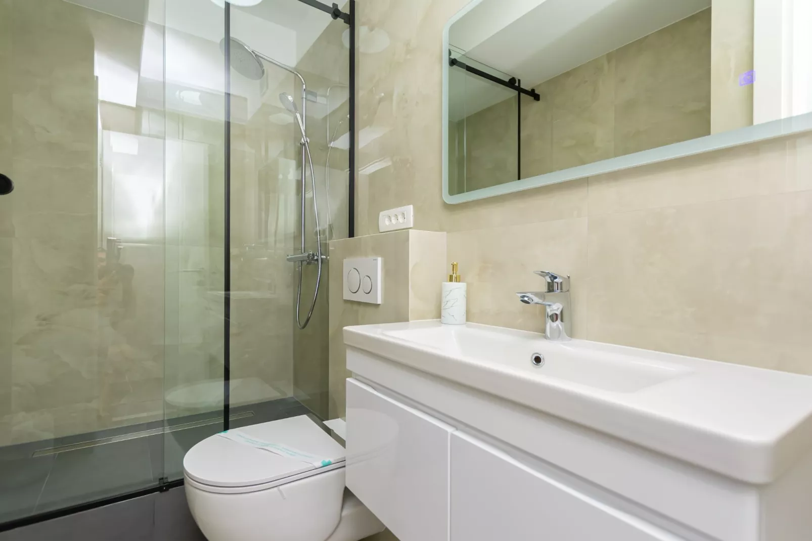Apartments Hope (Dugi Rat) - Three-Bedroom Apartment with Jacuzzi  (Stanko) - Bathroom