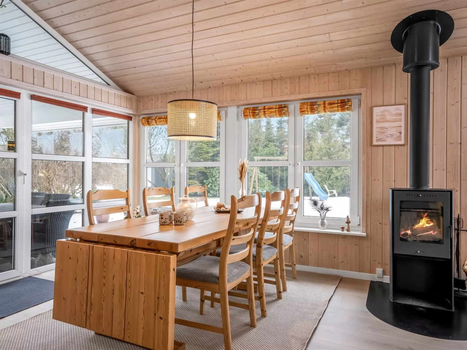 "Henne" -  from the sea-Drinnen