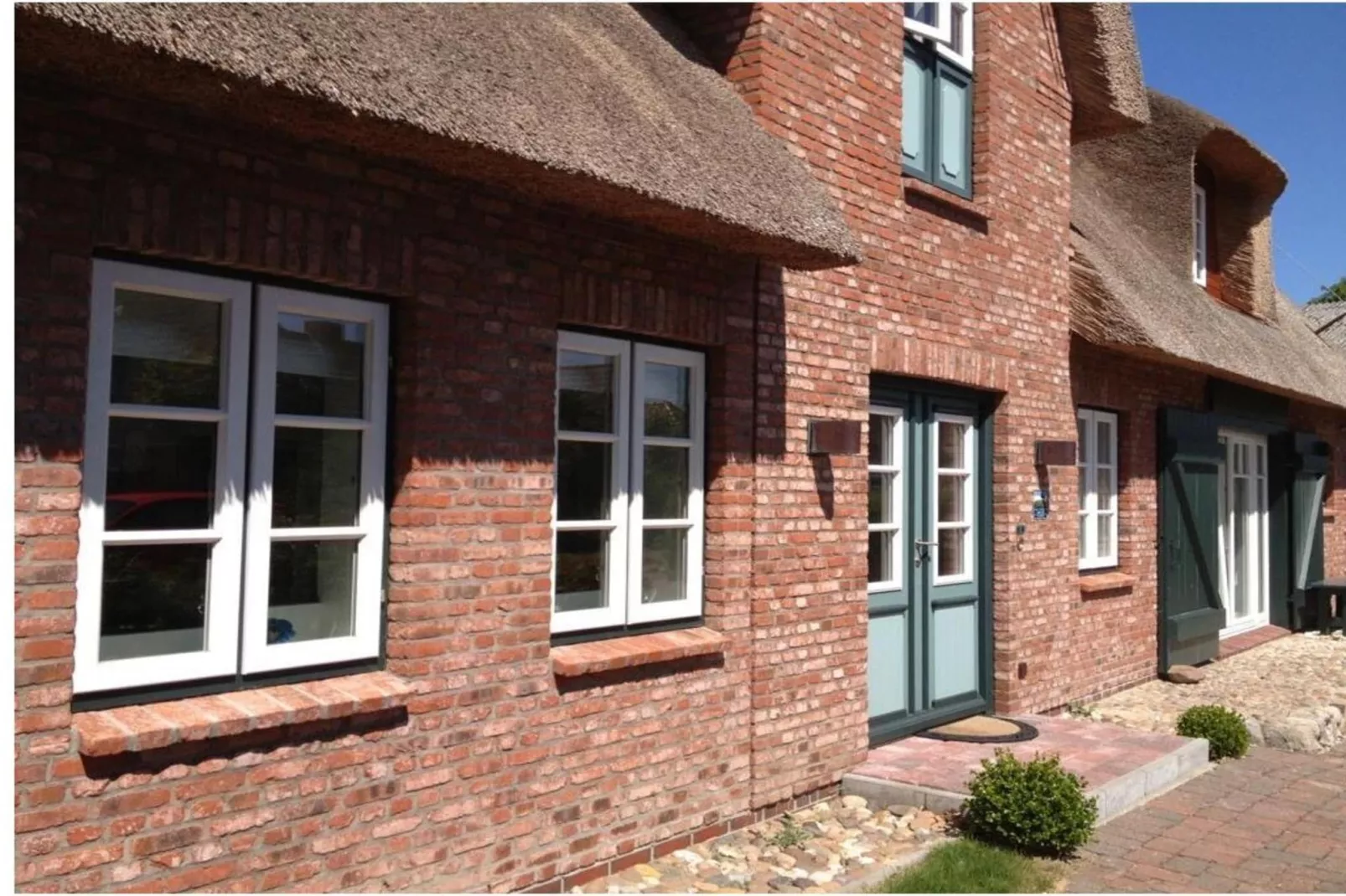 344541-Exterior in summer