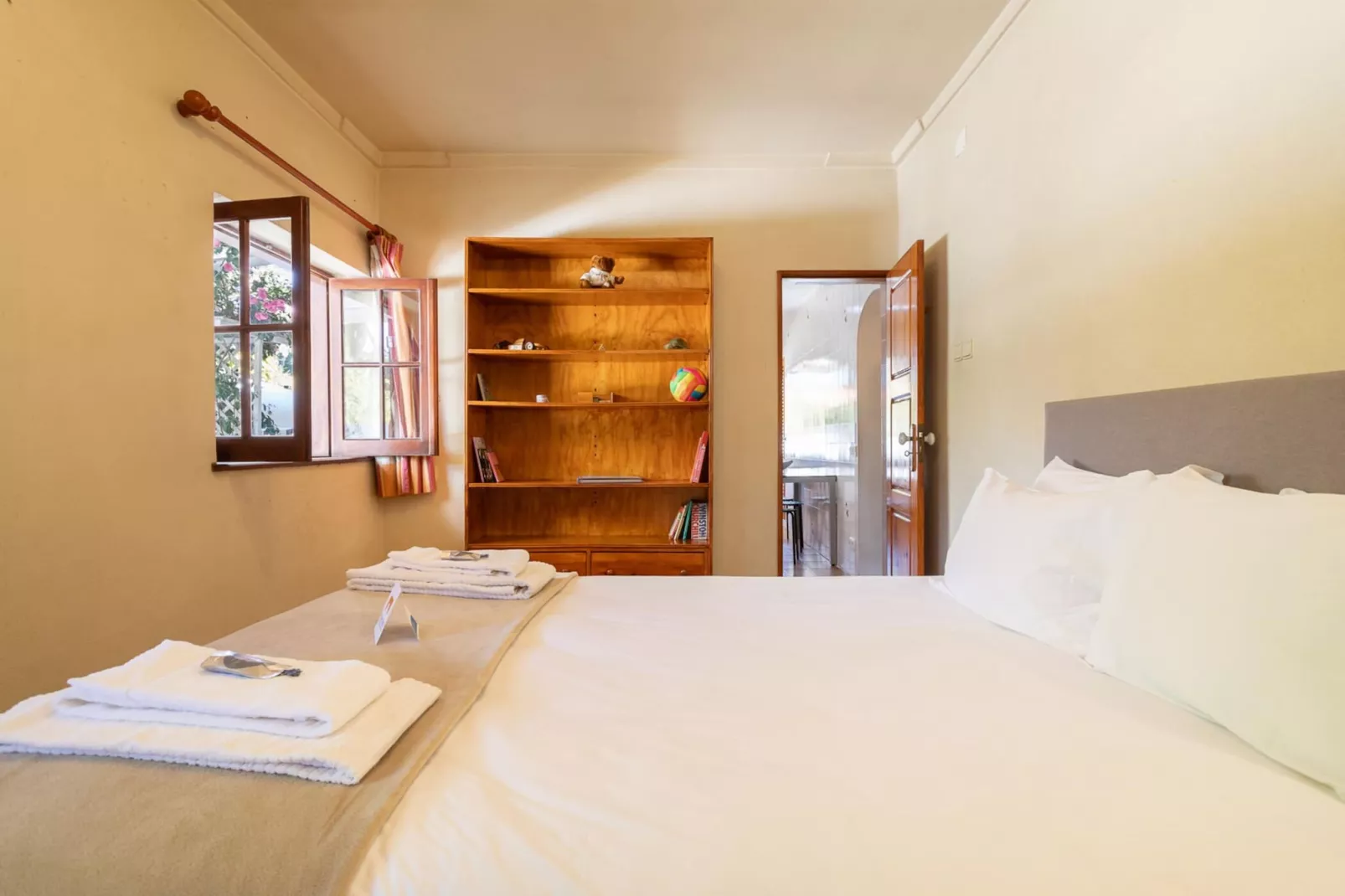 Charming  House and Terrace By Gt House-Schlafzimmer