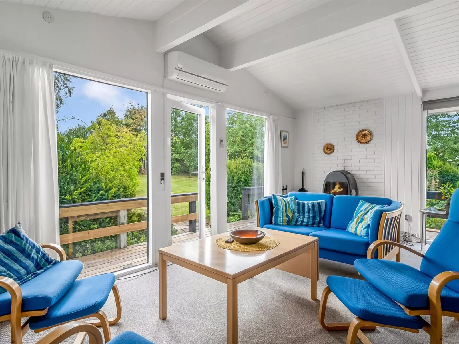 "Ayo" - 200m from the sea-Drinnen