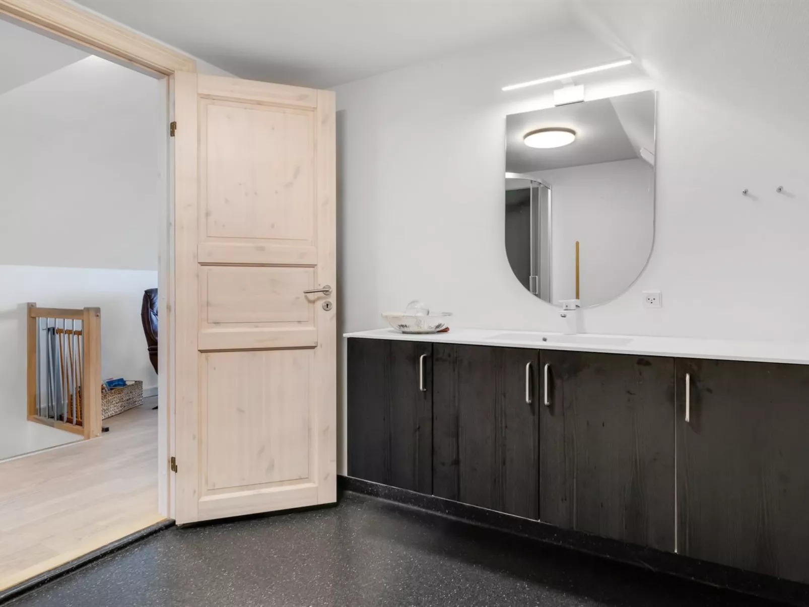 "Auwe" - 3.5km from the sea-Drinnen