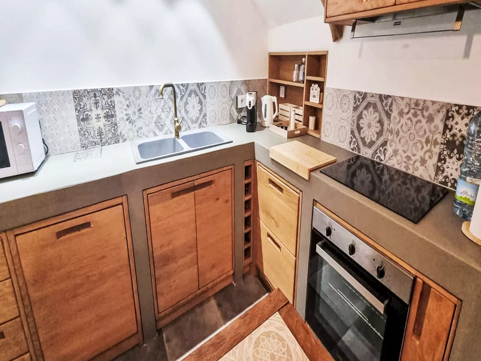 Stazzu Sarra di Monti-Drinnen