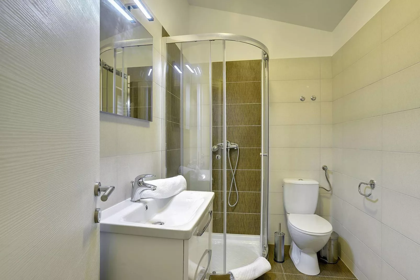 Villa Smrikve-Bathroom
