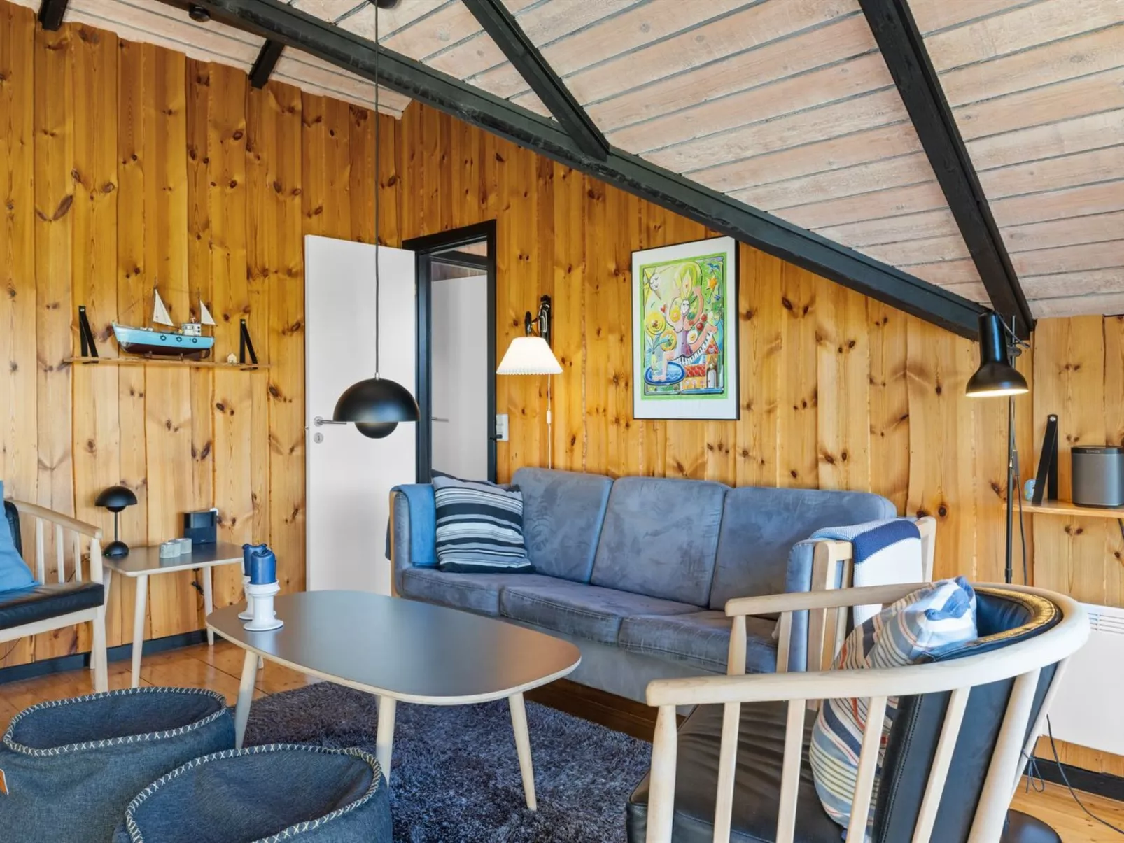 "Allin" - 350m from the sea-Drinnen