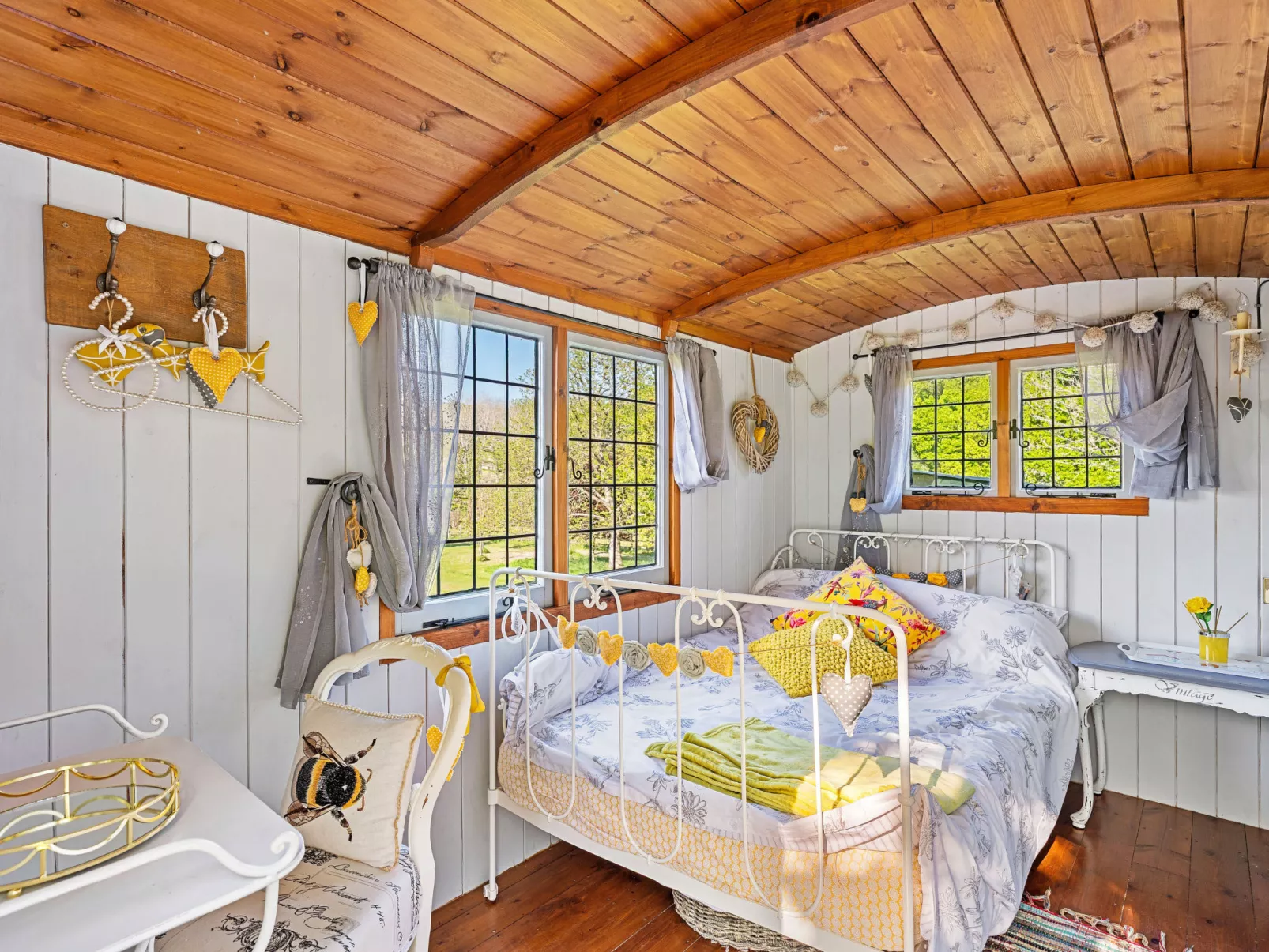 Shepherd's Hut at Hilltop Farm - Inside
