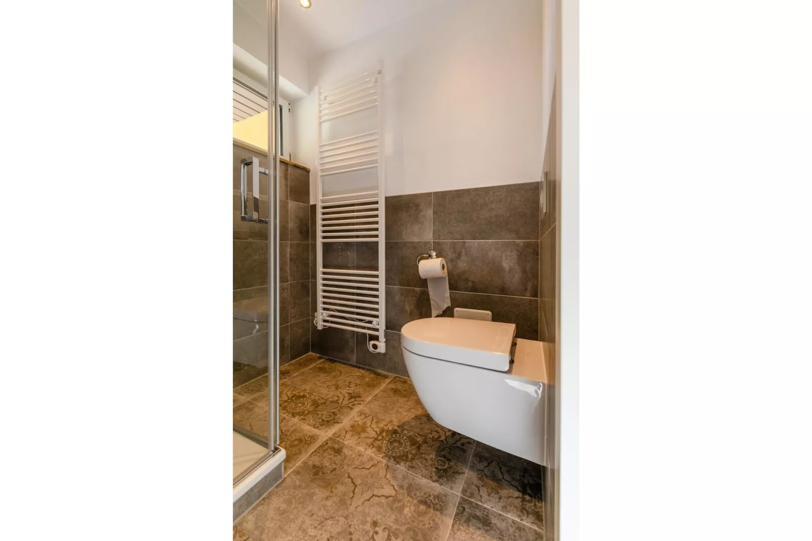 Bungalow Typ Z Campingpark Eifel-Bathroom