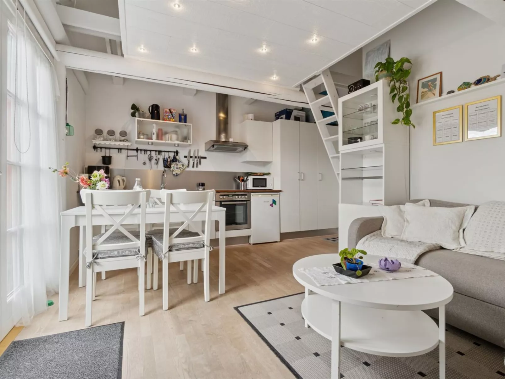 "Ruse" - 6km from the sea-Drinnen