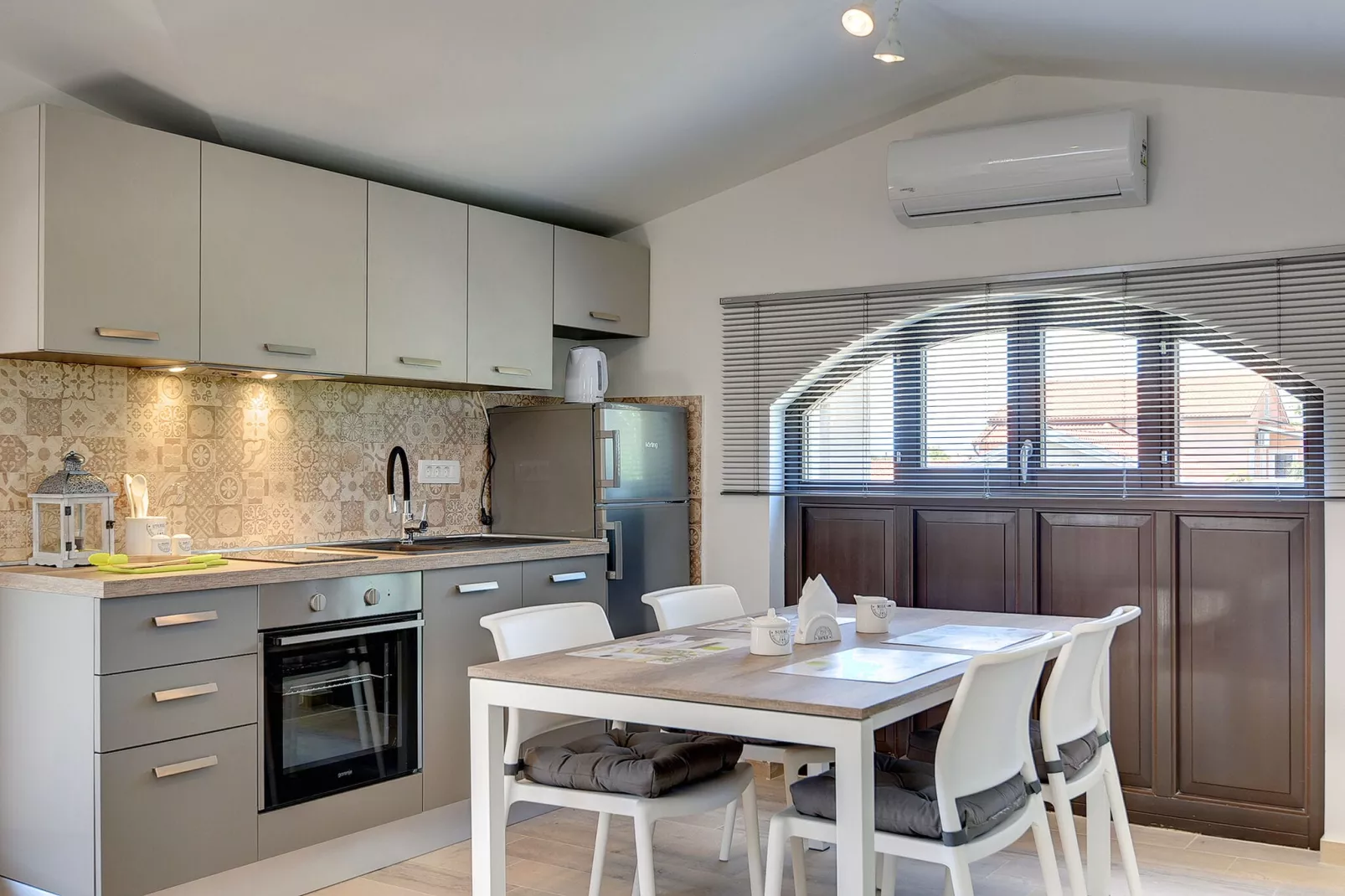 Jela-Kitchen
