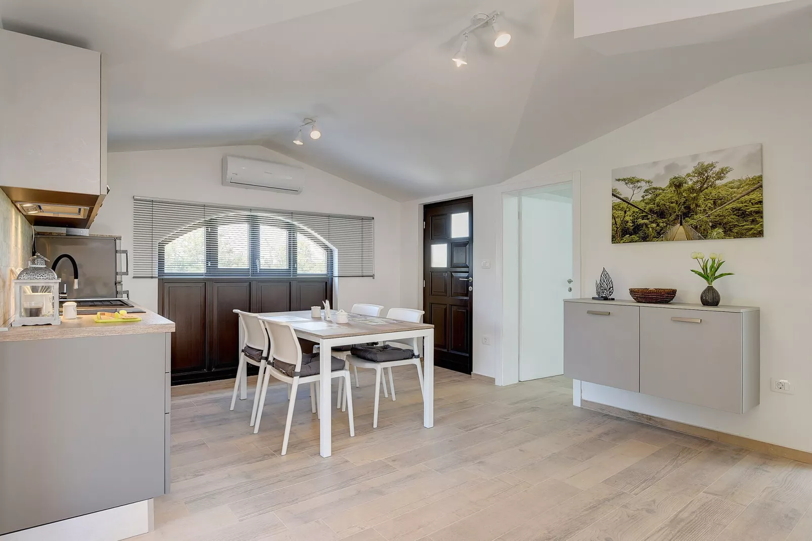 Jela-Kitchen