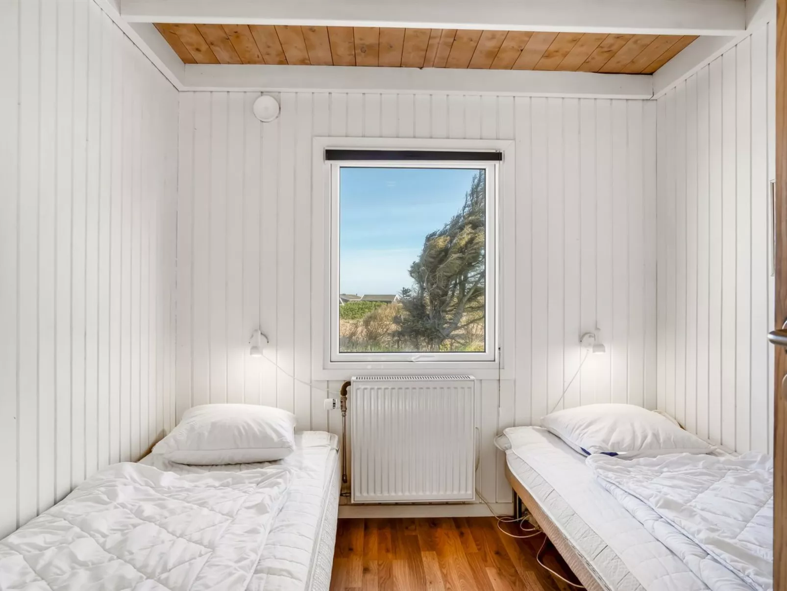 "Månviva" - 250m from the sea - Drinnen