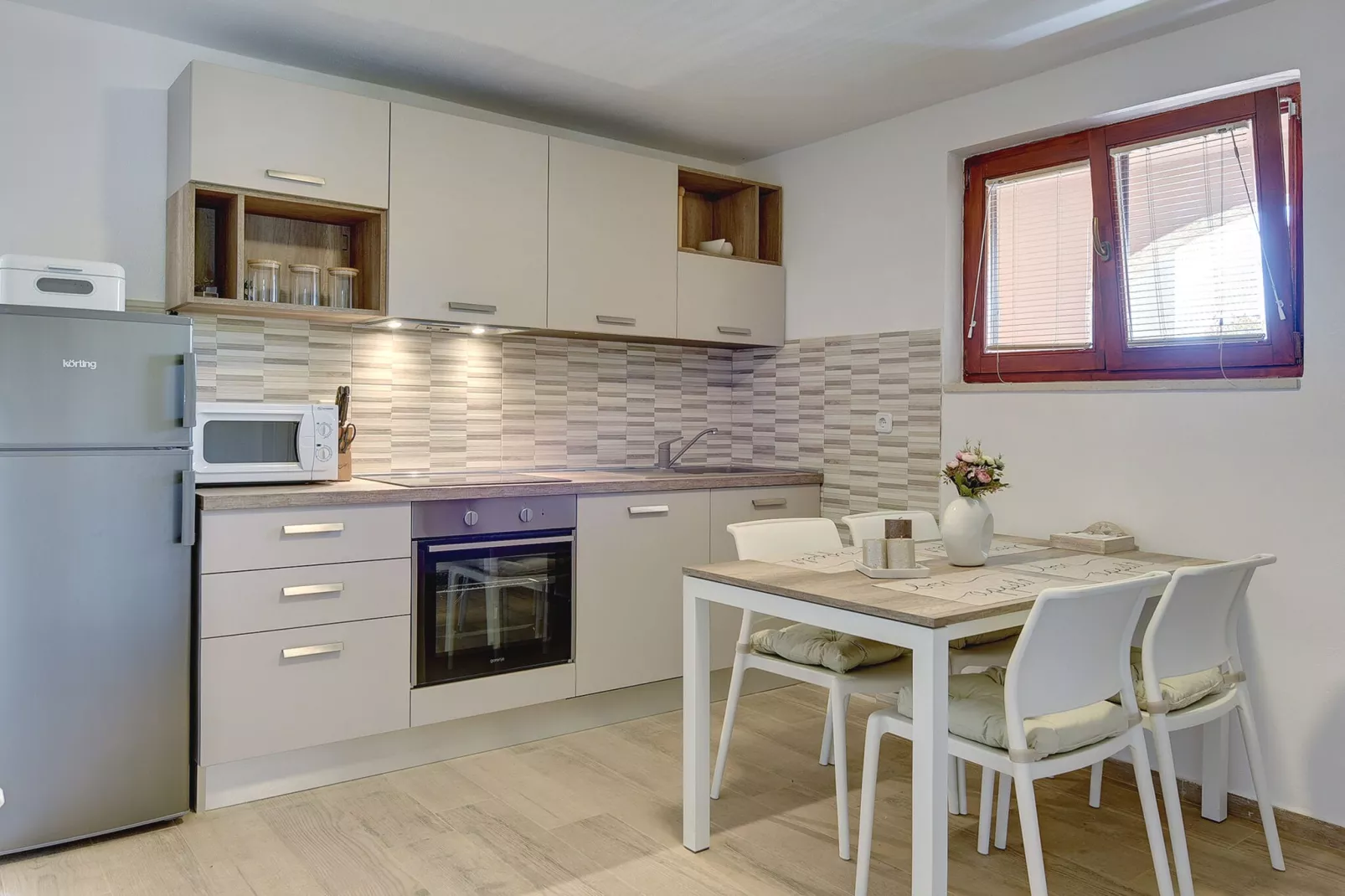 Jela-Kitchen