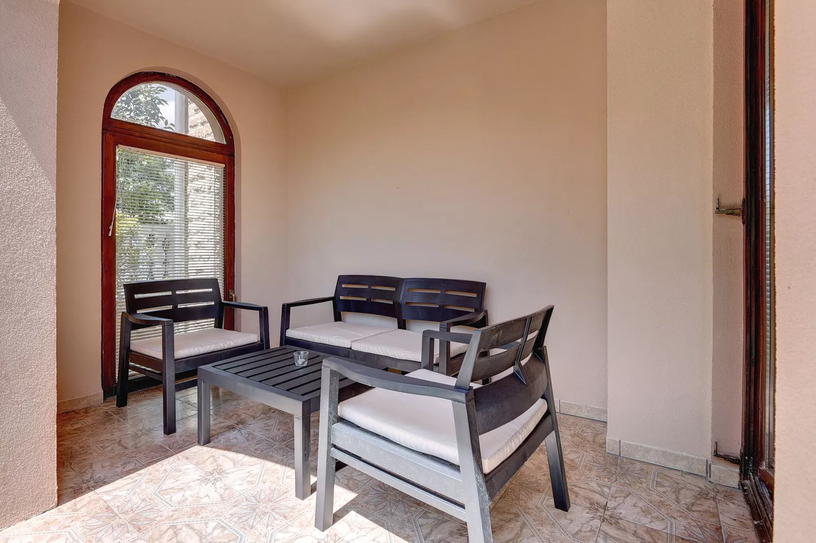 Jela-Terrace balcony