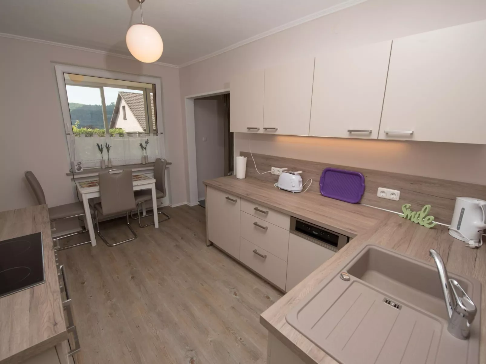 Große Wohnung in Bodenwerder mit Garten, Terrasse und gemeinsamem Pool - Image-tags.info