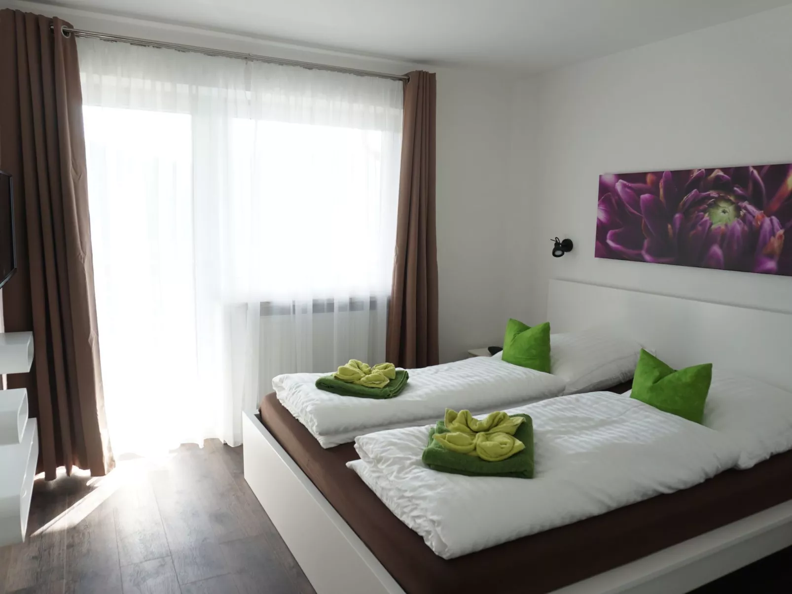 BayVista mit Balkon und Bergblick - Image-tags.info