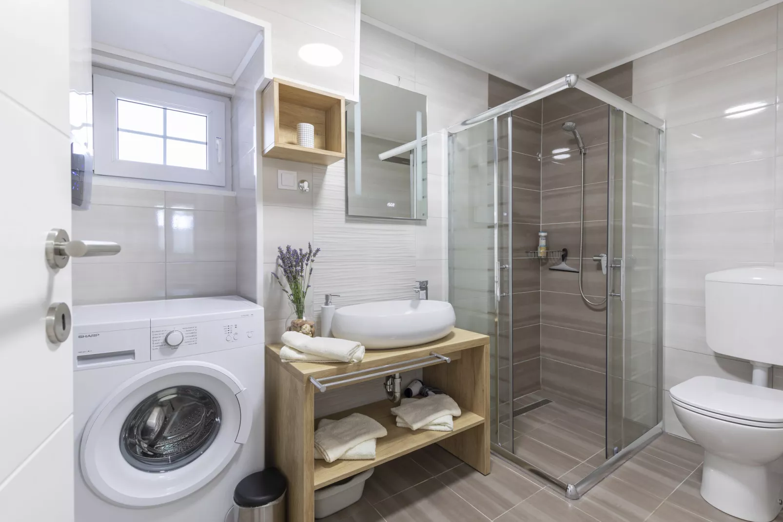 House Bernarda-Bathroom