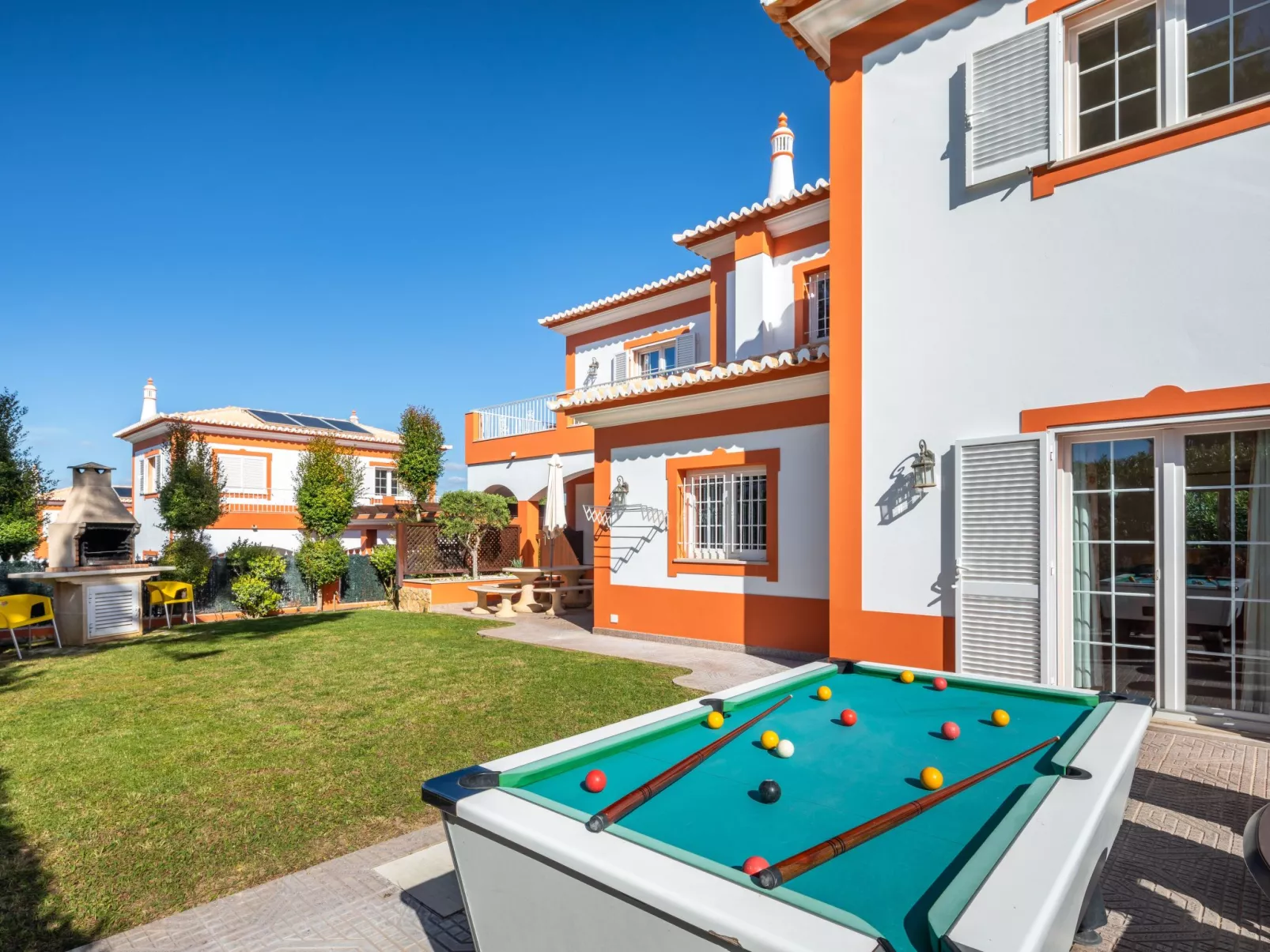 4-Schlafzimmer-Villa, Garten, Pool, Strand - Image-tags.info