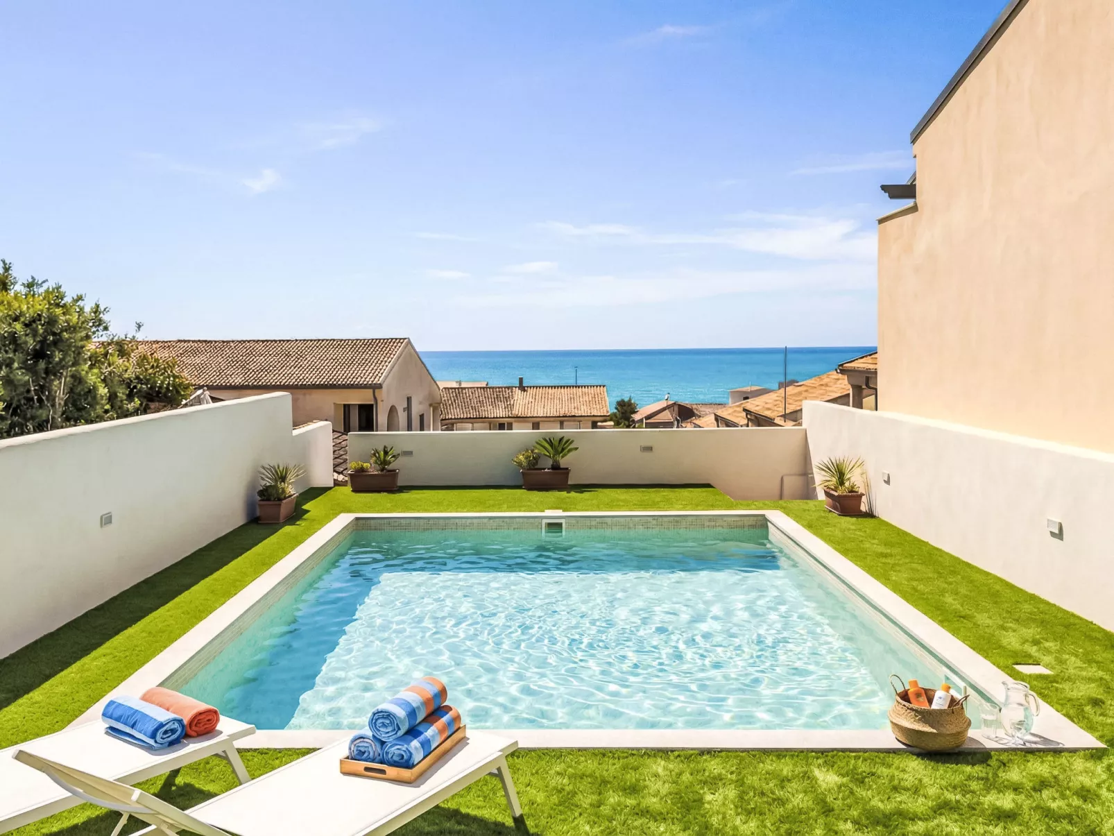 Nereide Blu - Outside