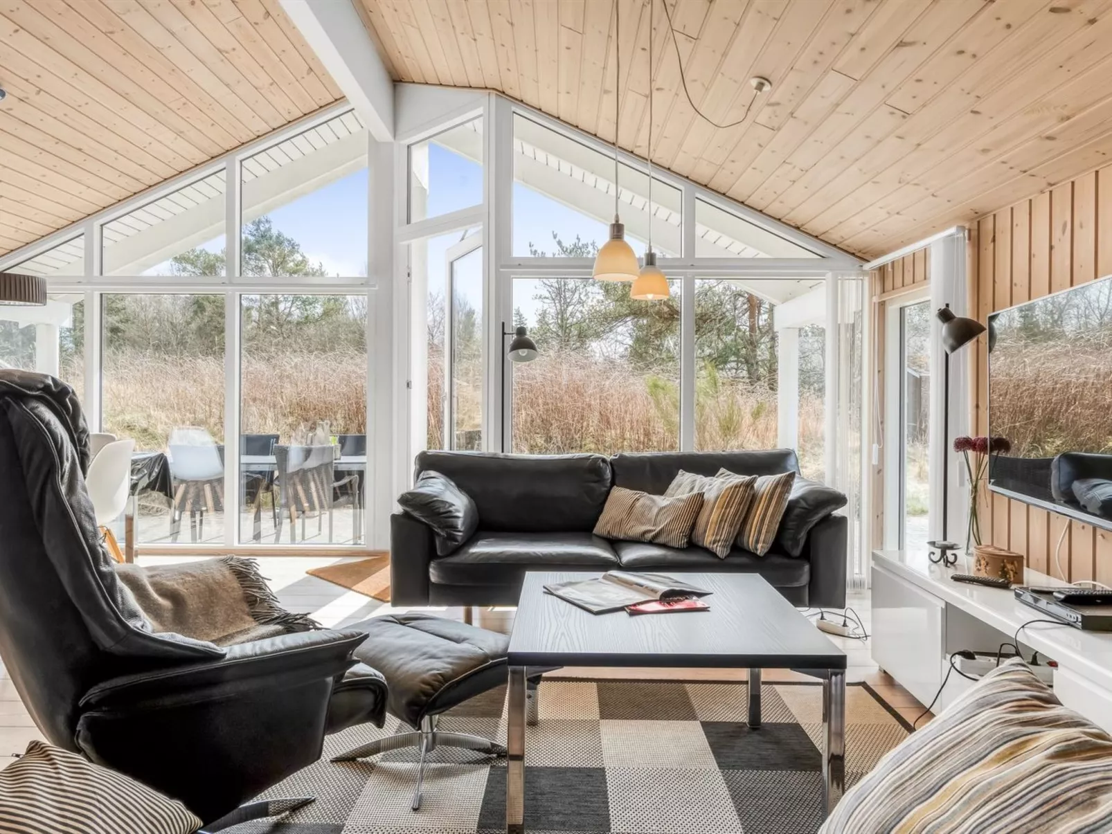 "Botwith" - 2.8km from the sea - Drinnen