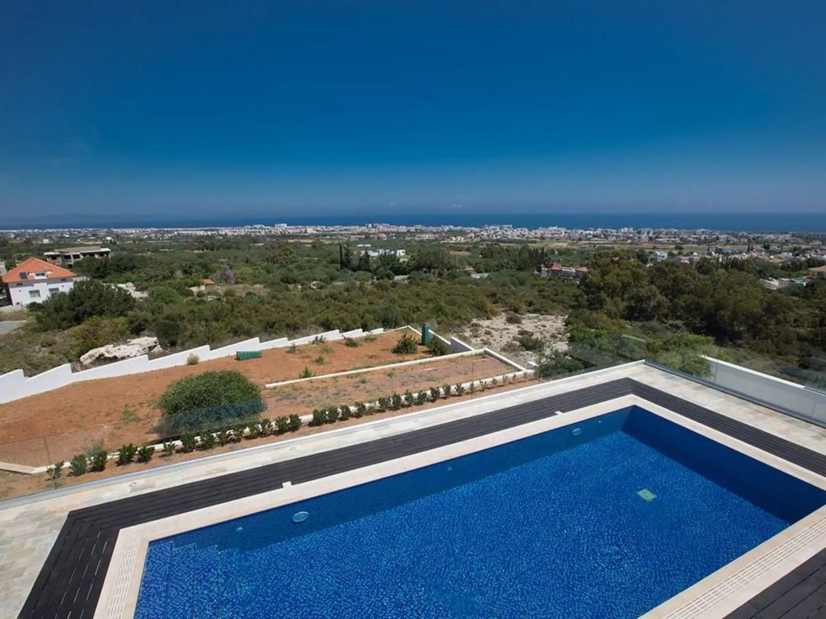 Moderne 3-Schlafzimmer-Villa mit atemberaubendem Meerblick - Image-tags.info