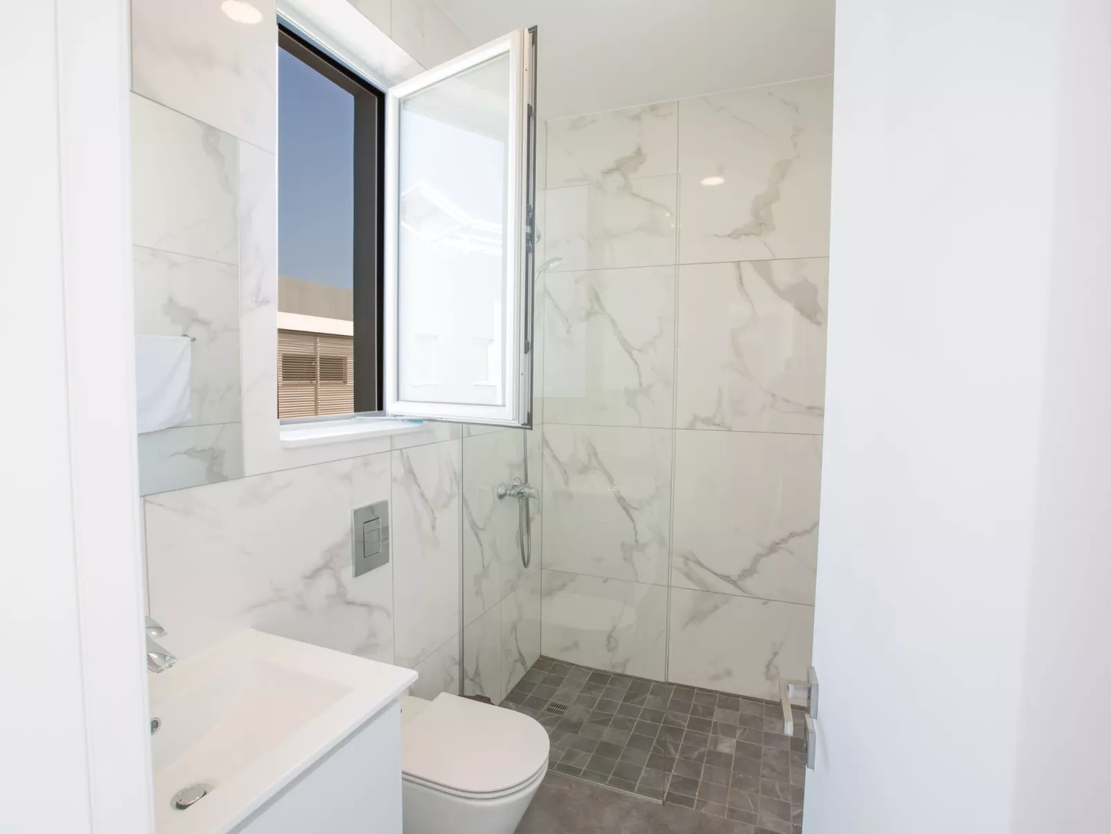 3-Schlafzimmer-Villa mit Pool in Protaras Zentrum - Image-tags.info