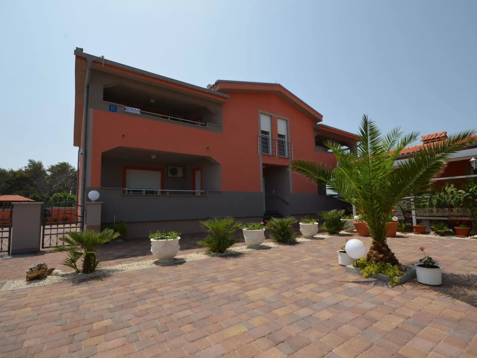 Apartment Komljen 2 - Image-tags.info