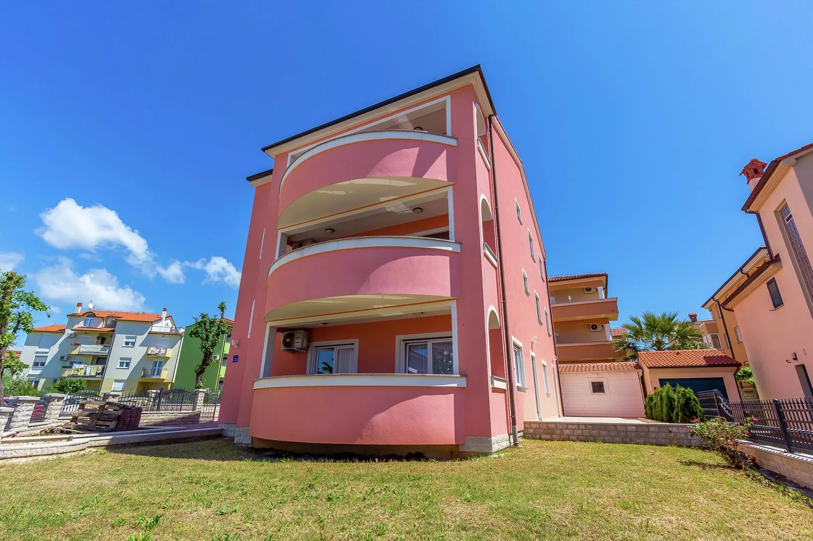Marich A4-Exterior summer