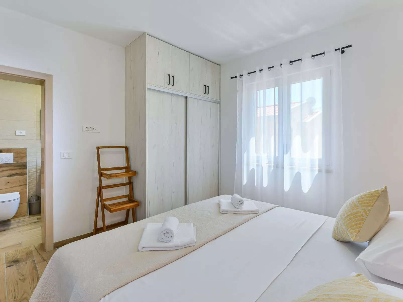 Neue Luxusvilla mit Schwimmbad, Sauna - Image-tags.info