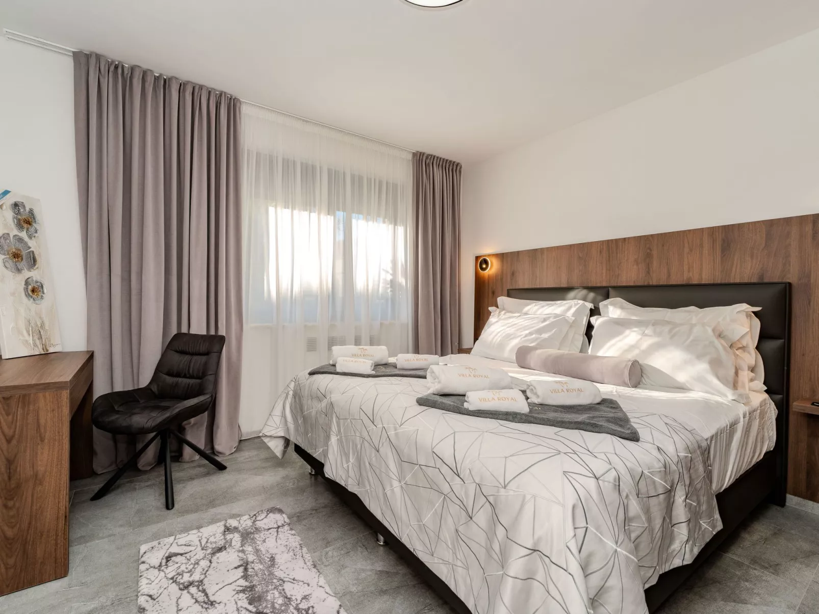 Royal 1 - Image-tags.info