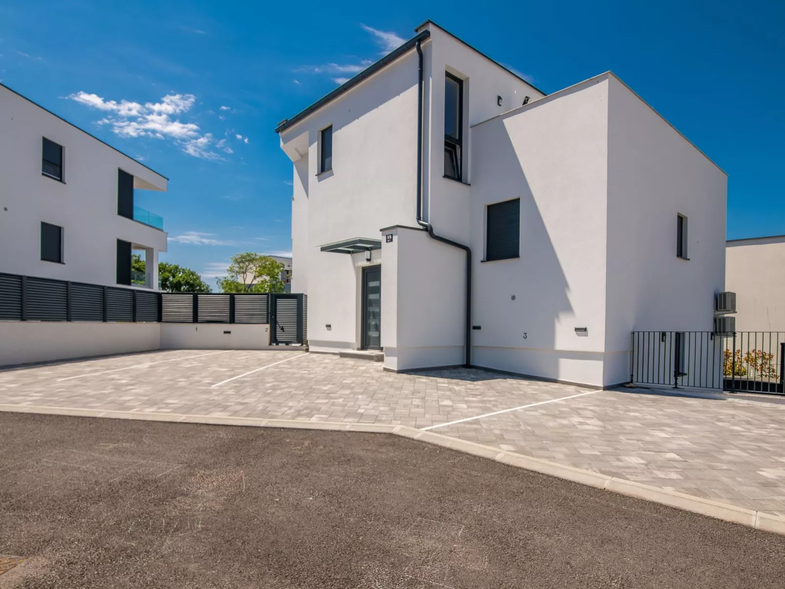 BP Lux - Image-tags.info