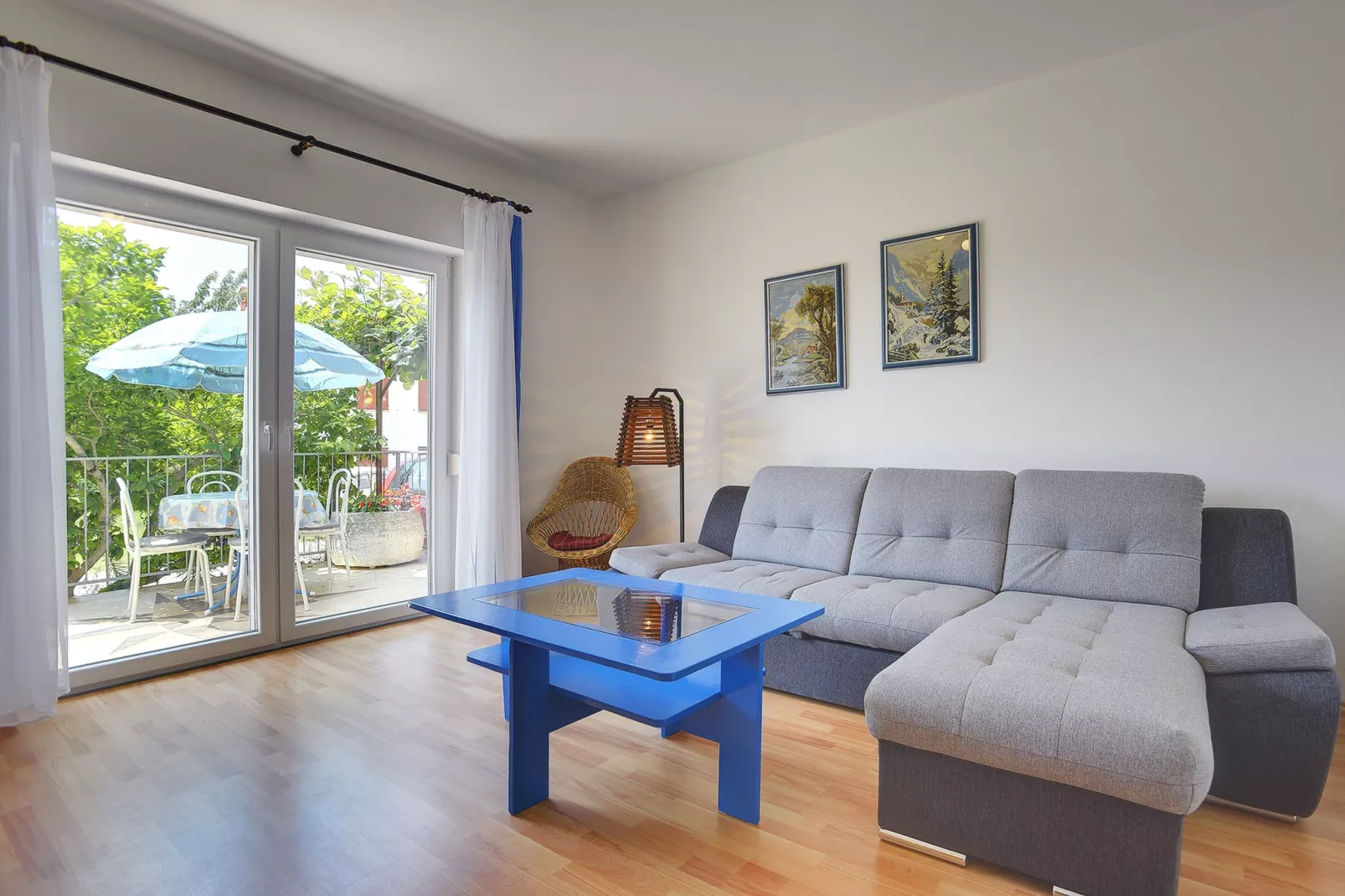 Danilo A1-Living room