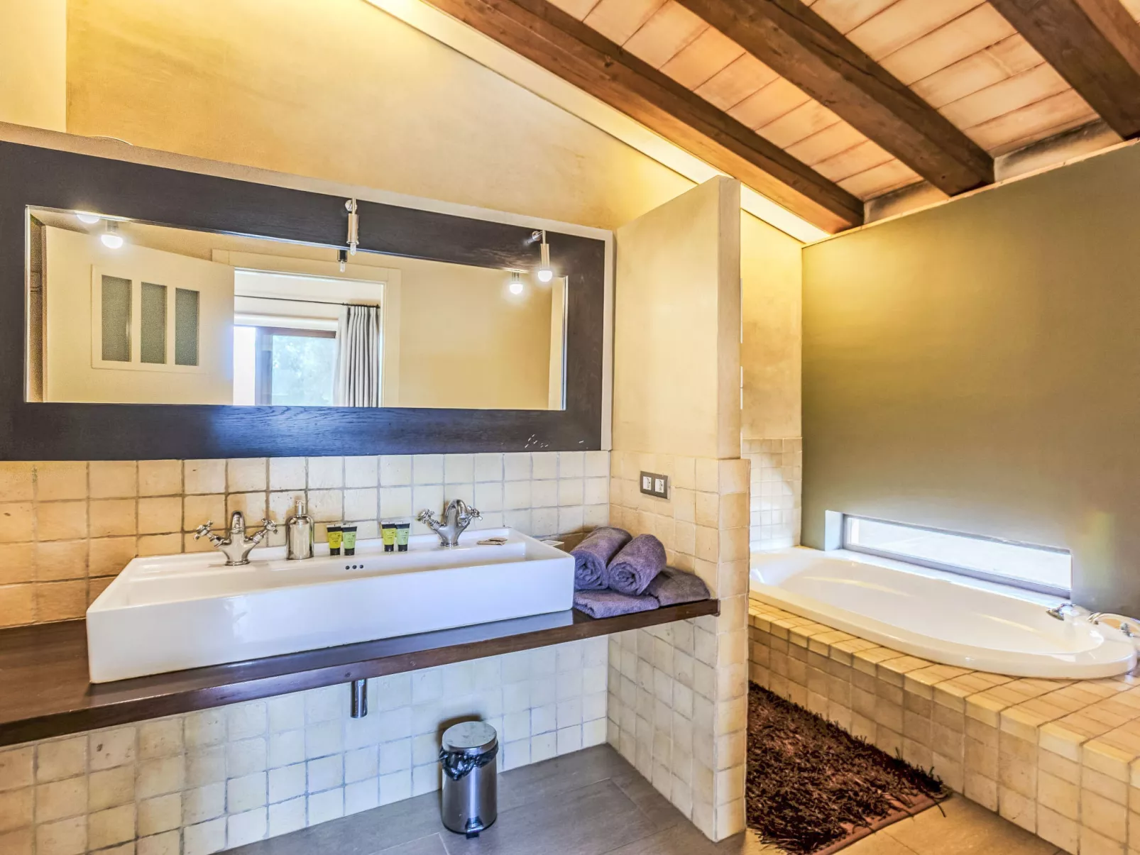 Mas Oliveres - Inside