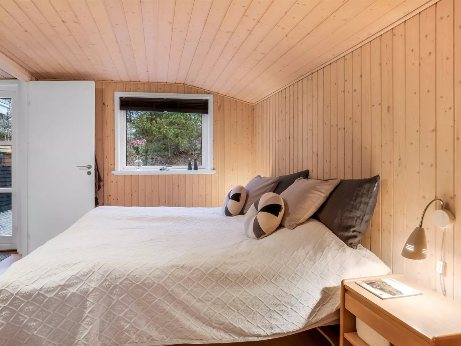 "Peadda" - 300m from the sea-Inside