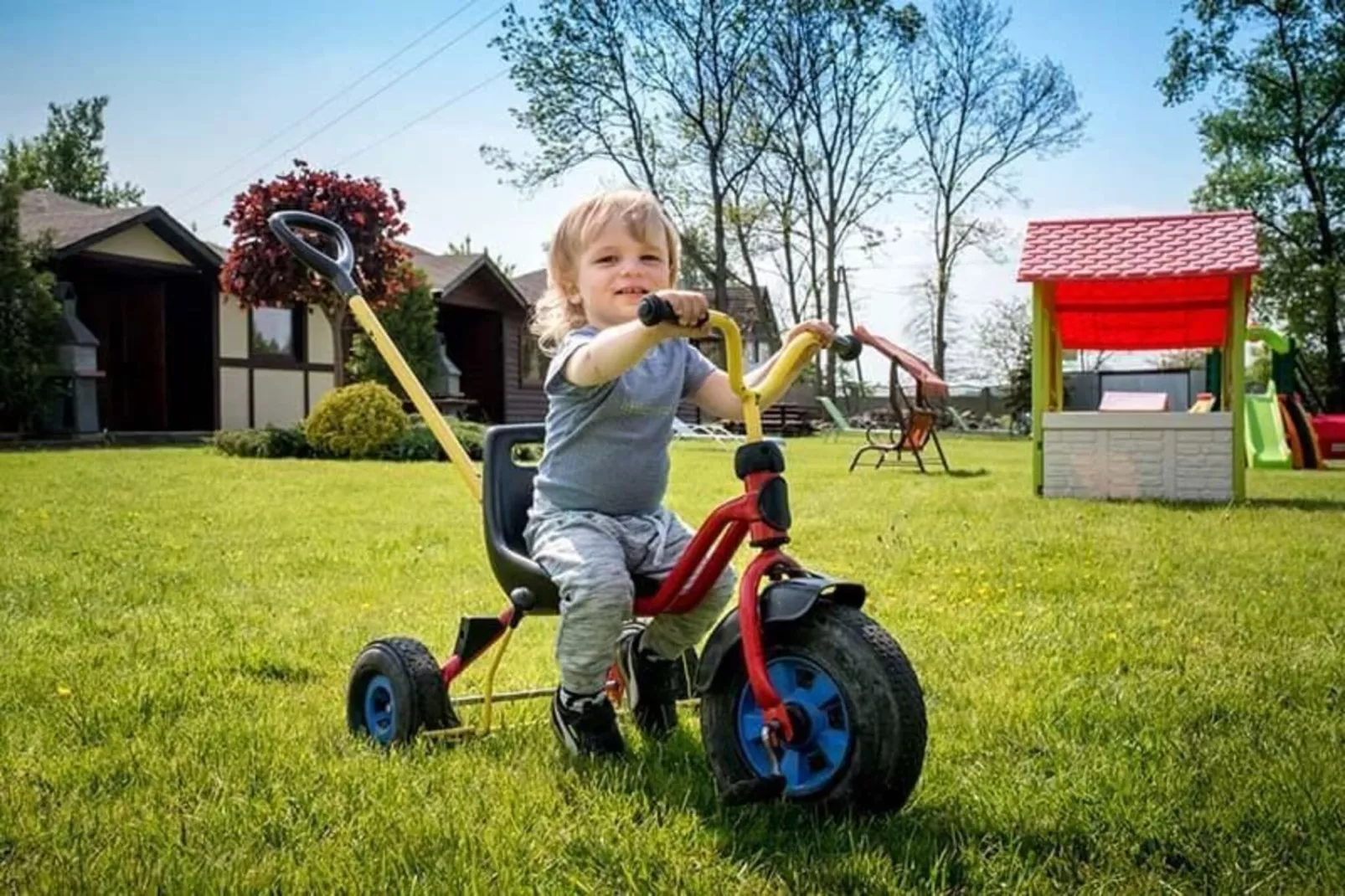 	Domki parterowe TYP A Łącko - Gardens in summer