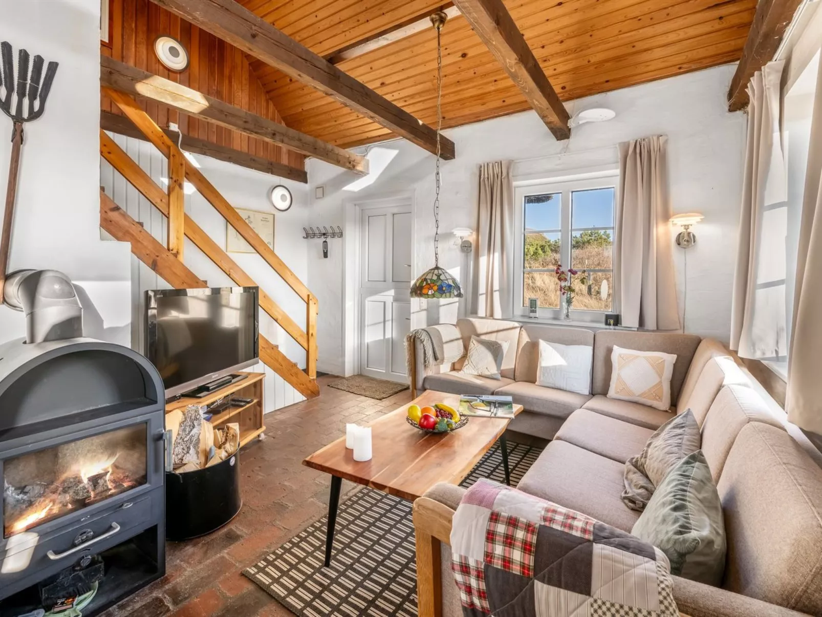 "Trugot" - 450m to the fjord-Inside