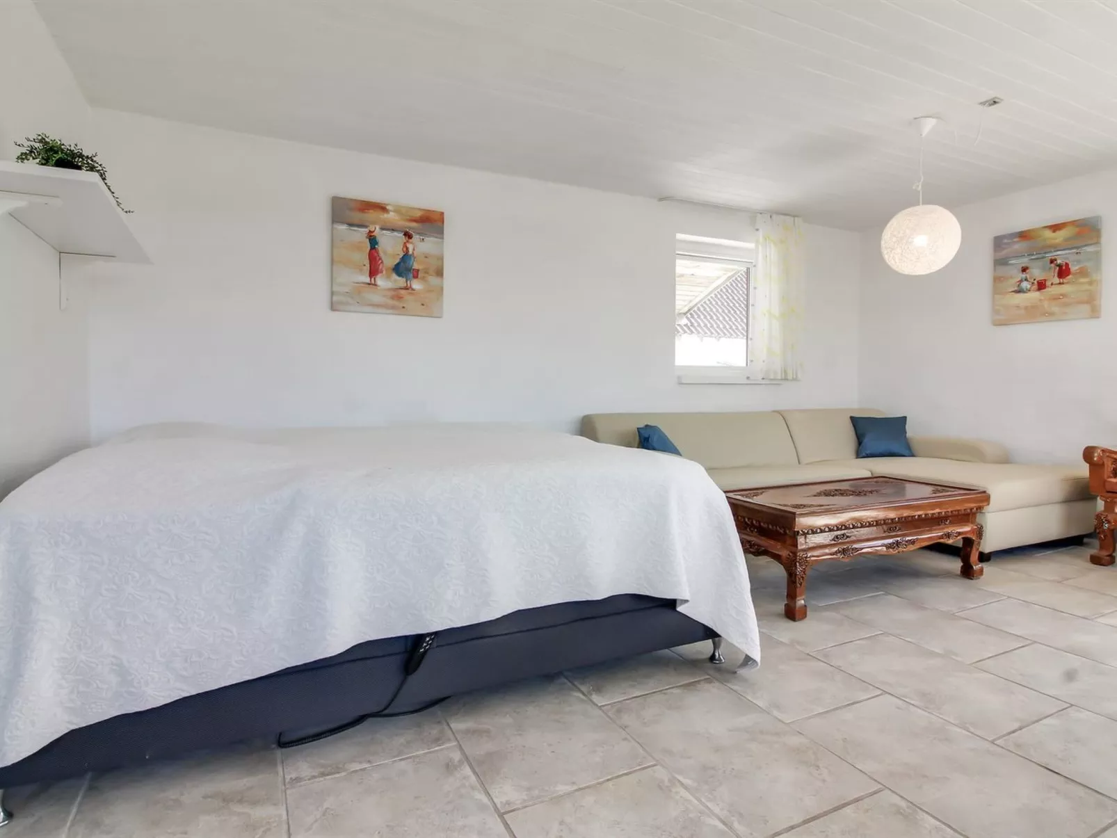 "Idolf" - 2km from the sea-Drinnen