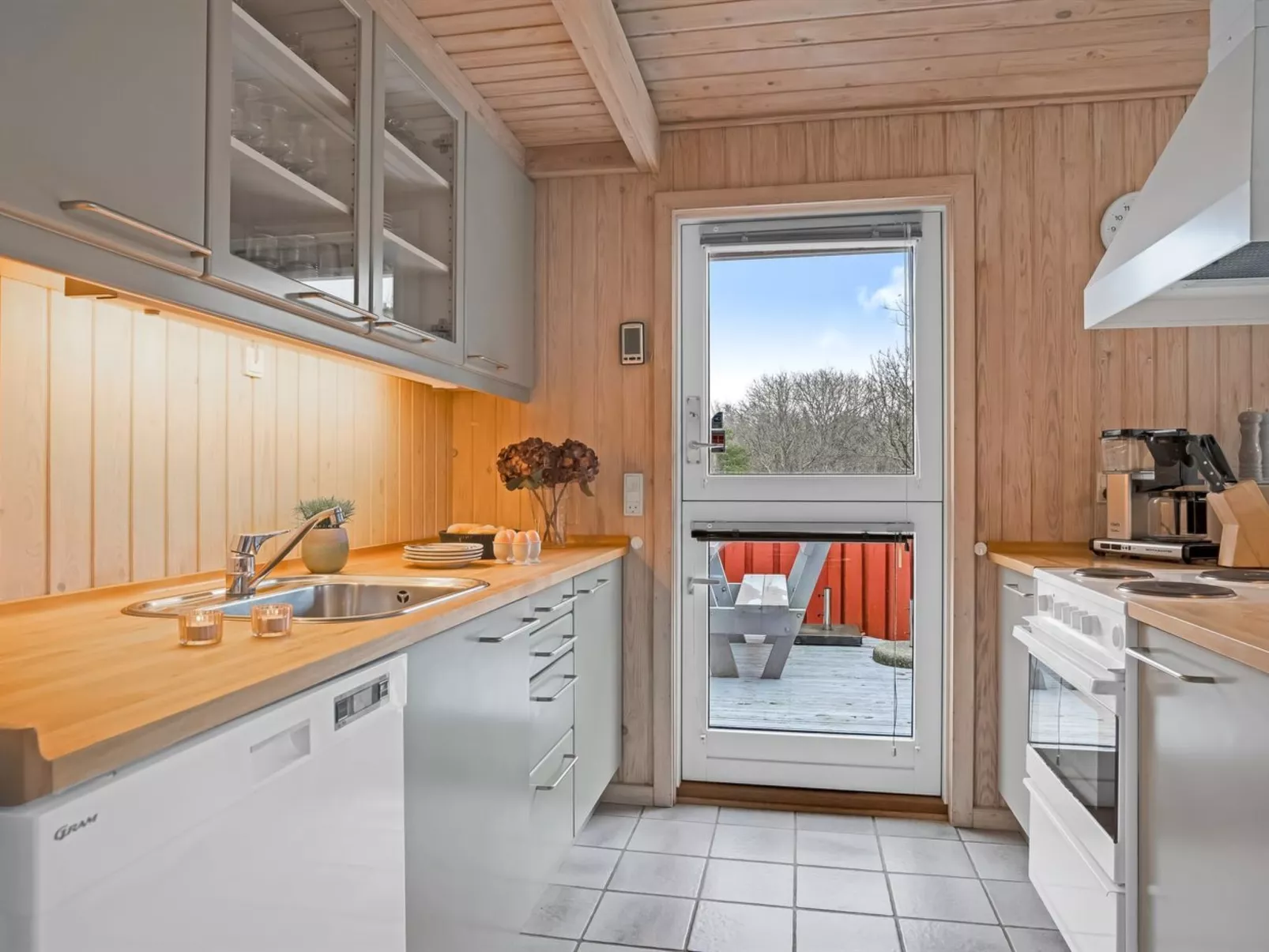 "Anneke" - 2km from the sea-Dedans