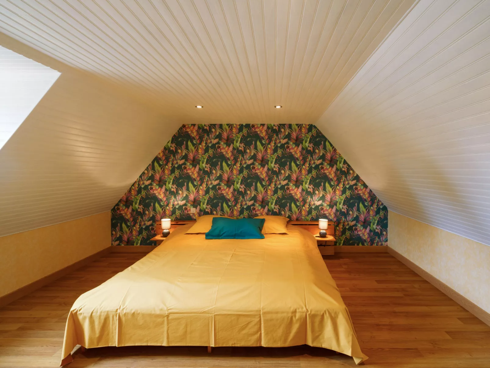 Les Volets Rouges - Drinnen